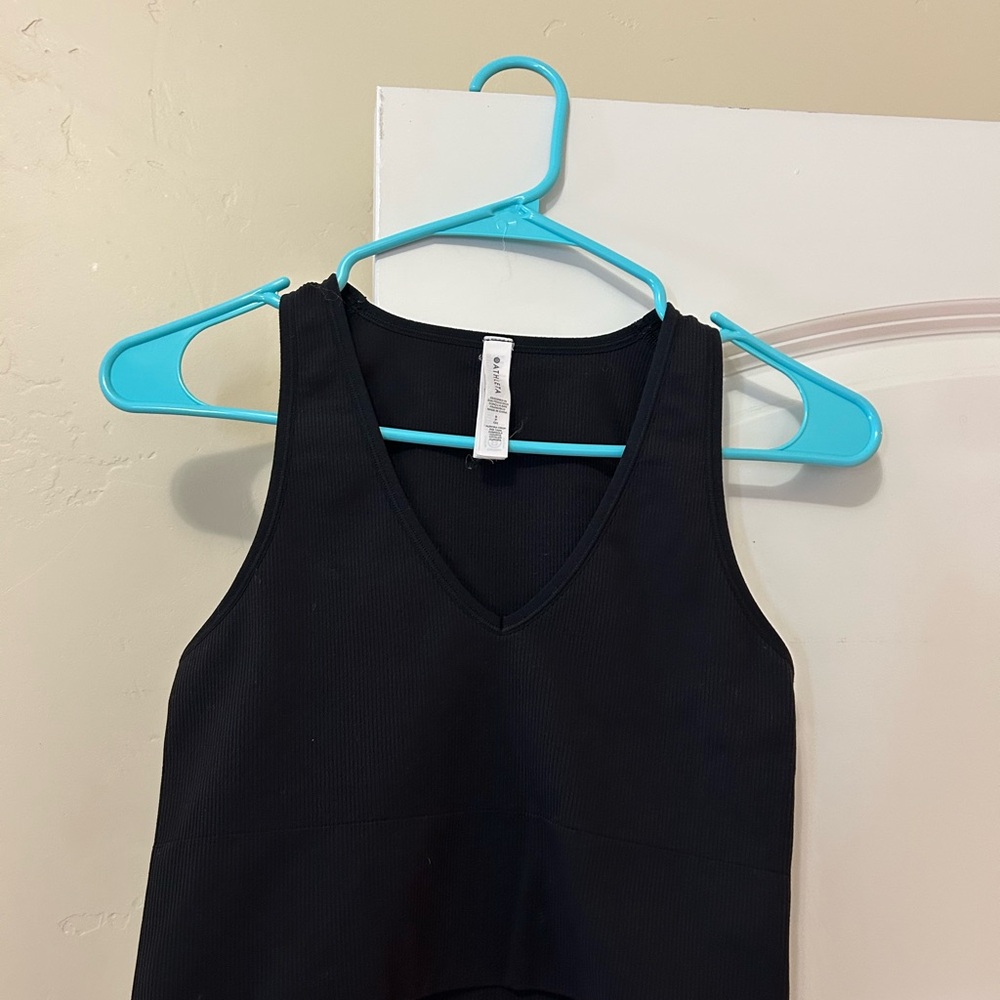 Athelta Aurora Seamless Crop Rib Tank (black)
